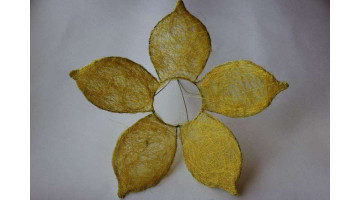 Каркас для букета сизаль Цветок с острыми лепестками жёлтый 25см, шт