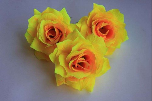 Головка Розы средней жёлтая D 9см, шт