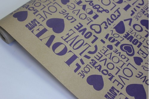 Крафт бумага LOVE фиолетовая 40гр/м2 70см*8,5м, рулон